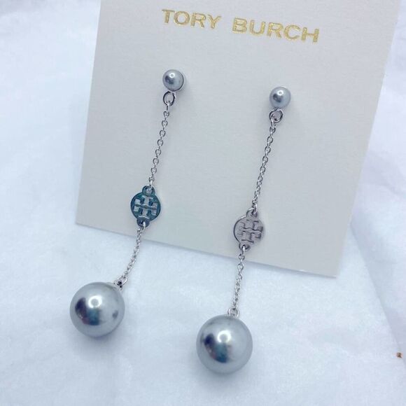 New Tory Burch Silver Logo Dangle Pearl Earrings - Picture 3 of 6